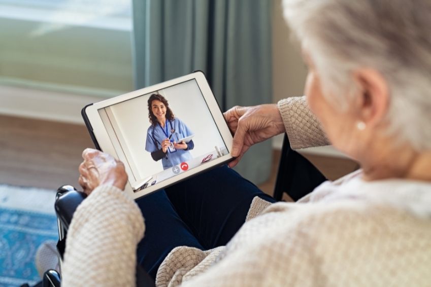 How To Help Your Elderly Loved One Use Telehealth Services Post Image